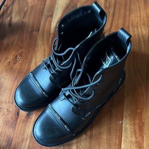 Valentino Mens size 43 black Boots (Never Worn)